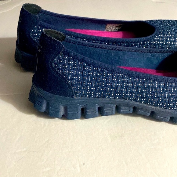 EUC Skechers Sport Sweetpea Weave Slip-on Navy, Silver, Metallic, #22616, Sz 9.5 - Picture 6 of 13